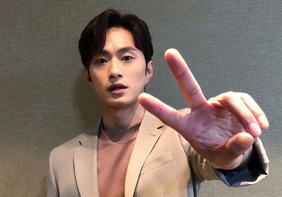 김성규 팬클럽의 후원금 전달
